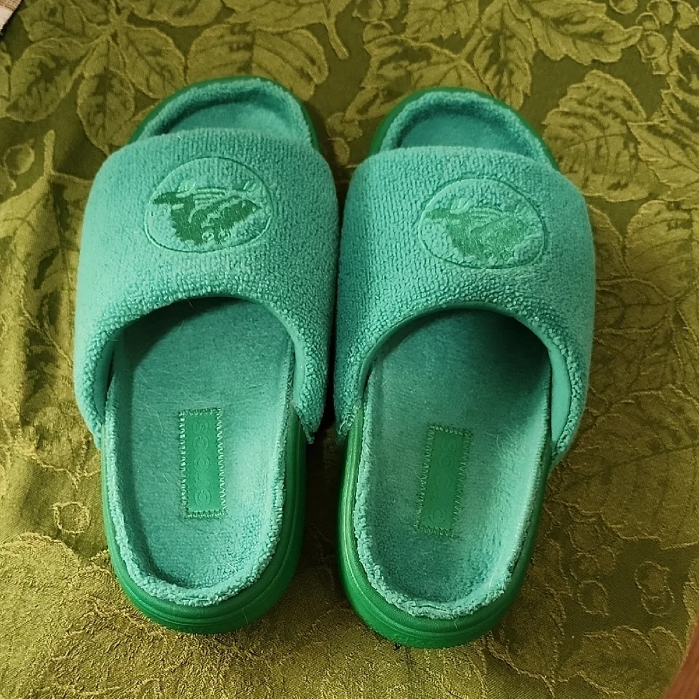 CROCS BUNDLE - Picture 2 of 5